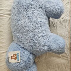 大きなカバのぬいぐるみ