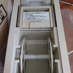 102.　プールス　自動おしぼり機　F-1721TB おしぼりが無いので試せません　エラーコードE0はロール紙.除菌液補給の画像