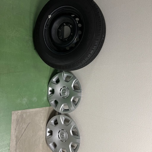 タイヤ　DUNLOP 2018年製になります。