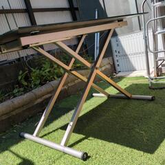 ガラステーブル高さ自由に調整可能商品の画像
