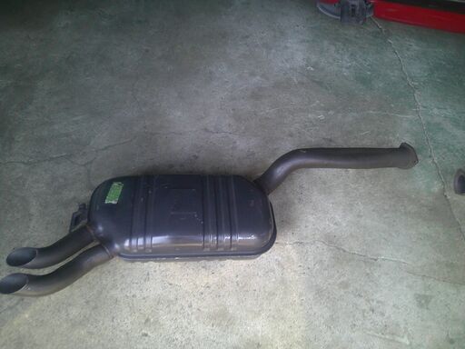 ベンツ124-E500程度良好の純正マフラーNO-1244916001