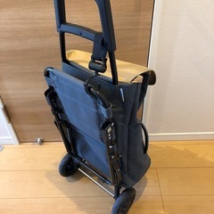 シニアに最適、お洒落・軽量キャリーカート🙌👌青とベージュ 折りたたみ椅子付きの画像