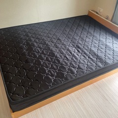 ダブルベット　マットレスとフレーム美品　使用期間3ヶ月の画像