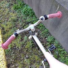 【お取引先決定、オンライン決済待ちです】中古　子供用自転車　ホワイトの画像