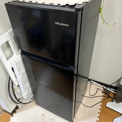 買った半年ぐらい冷蔵庫です。　早く取りに来る方を優先します。