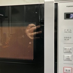 ☆値下げ☆O 2503-691 ユアサプライムス 電子レンジ PRE-680HFEC 2022年製 通電確認済み キズ 汚れ はがれありの画像