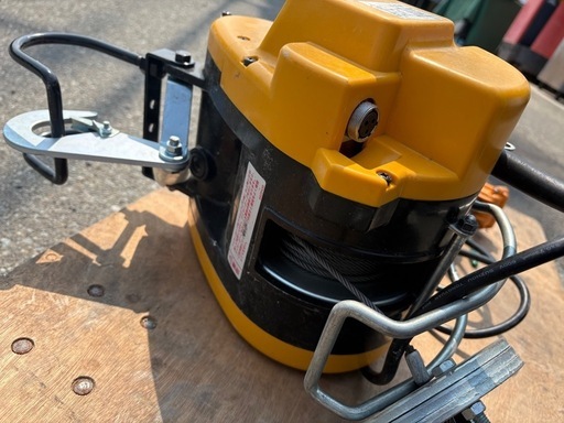 ☆中古品 リョービ ウインチ WI-62 100V 最大吊揚荷重60㎏ ワイヤーロープ4㎜ｘ15 動作問題無し☆