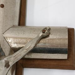 大幅お値下げ！JME043K) ヨーロッパ雑貨 イエス・キリスト像 十字架/クロス アンティーク小物/ウッド調 重量856g（土台込み）/材質不明 中古品の画像
