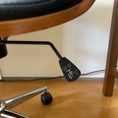 高級感溢れる机椅子セットの画像