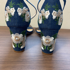 新品　Fabiano Ricco 刺繍　サンダル　40 24.5cmの画像