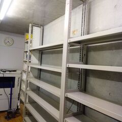 事務用天井突っ張りラック　6段　スチール製（2台）の画像