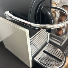 ネスプレッソ コーヒーメーカー  ピクシークリップ ホワイト D...