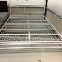 【リサイクルサービス八光】幅140㎝　ニトリ　ダブルサイズパイプベッド　BAZINAの画像