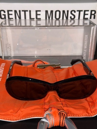 GENTLE MONSTER AMBUSH - Carabiner 2 01