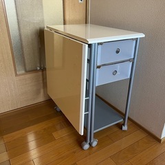 【無料】折りたたみ式机の画像