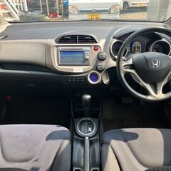 フィットHV ワンオーナー ナビ  クルーズコントロール 車検2年付【支払総額39.8万円】の画像