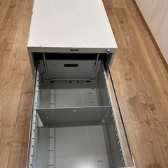 オフィス用キャビネット（書類保管庫）の画像