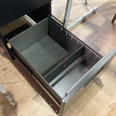 【愛品館 市原店】スチール片袖机｜オフィスデスク鍵1個付の画像