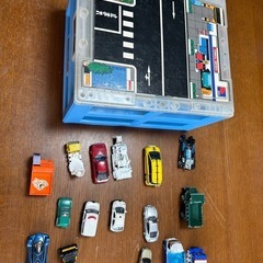 【お話し中】トミカ パーキングケースと工事車両などの画像
