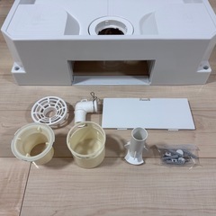 [美品]ドラム式洗濯機対応の洗濯機防水パン カラー/スノーホワイト　SINANEN（シナネン） USB-6464SNWの画像
