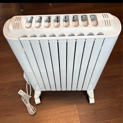 福岡市限定】オイルヒーター デロンギ 暖房器具【安心の3ヶ月
