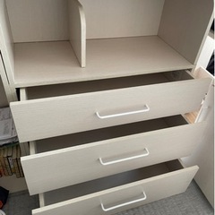 収納棚の画像