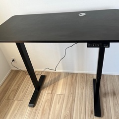電動昇降式デスクの画像