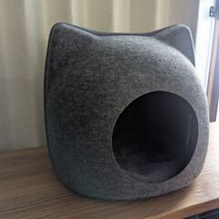 ニトリ★猫用ベッド　フェルトの画像
