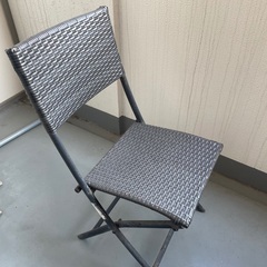 アウトドアテーブル、椅子2脚セットの画像