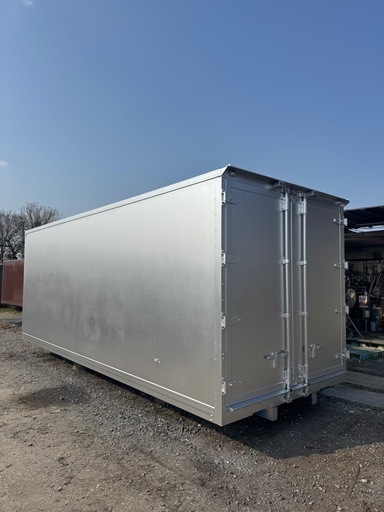 仕上げ済み！断熱材入り！バイクガレージ！使い勝手抜群！倉庫物置用 4トン保冷ロングコンテナ