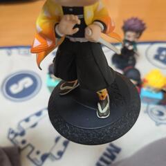 鬼滅の刃 フィギュアなど セット売りの画像