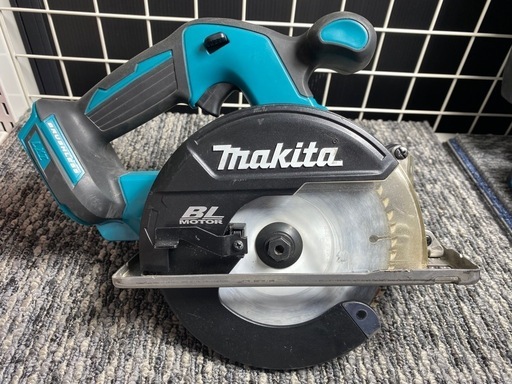 【中古】 【動作OK】 【店頭引取限定】MAKITA（マキタ）充電式チップソーカッター CS551D