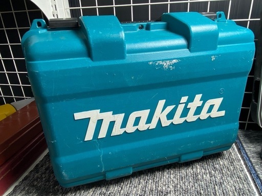 【中古】 【動作OK】 【店頭引取限定】MAKITA（マキタ）充電式チップソーカッター CS551D