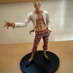 ワンピース　ドンキホーテ・ドフラミンゴ　フィギュア　ONE PIECE