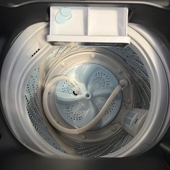 洗濯機 Hisense 2020年制 5.5k 黒色 配送3000~の画像