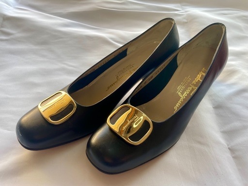 【美品】Salvatore Ferragamo　　　　　　　　フェラガモ　パンプス　C46
