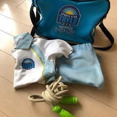 中古　
トライル　セット　バッグ、縄跳び、ズボン120、ポロシャ...