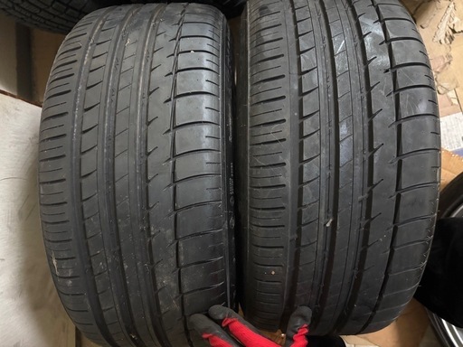 18インチ中古タイヤ　２本