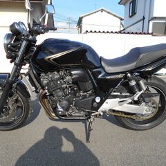 CB４００SF  Revo  ３００台限定車　スペシャルエディション　相場は１００万円前後ですの画像