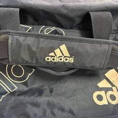 アデダスボストンバックの画像