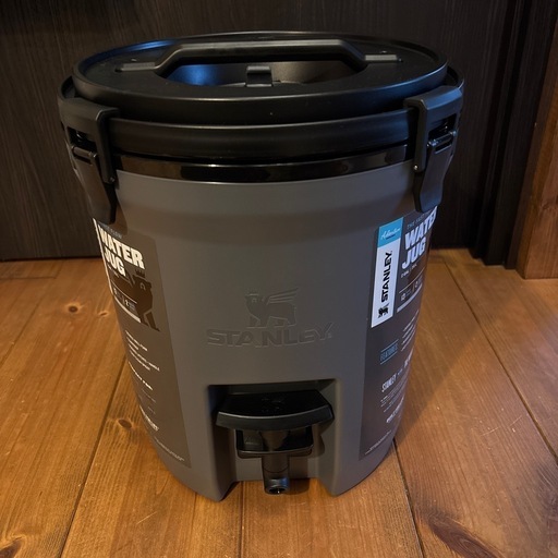 新品・スタンレー・ウォータージャグ