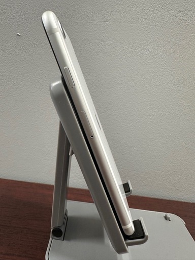 【美品】iPhone SE2 64GB バッテリー最大容量100%