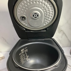 ロ 2503-705 アイリスオーヤマ IHジャー炊飯器 RC-IE50-B  5.5合炊き 2020年製 通電確認済み キズ 汚れありの画像