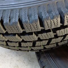 軽トラックスタッドレスタイヤ145R12の画像