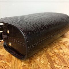 【ジャングルジャングル岩出店】【A589】ショルダーバッグ APC 型押し  ダークボルドー の画像