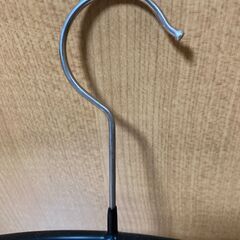 【在庫一掃】【値段交渉可】MAWA ハンガー 黒 1本当たりの画像