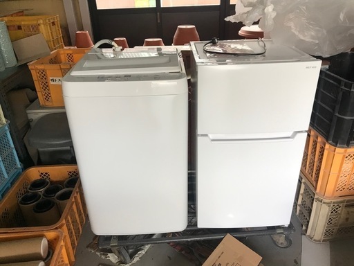 1人暮らし用の家具5点セット　ソファーTVと台冷蔵庫洗濯機