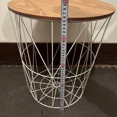 ゴミ箱テーブルの画像