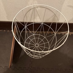 ゴミ箱テーブルの画像