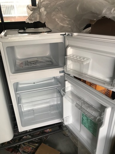 1人暮らし用の家具5点セット　ソファーTVと台冷蔵庫洗濯機